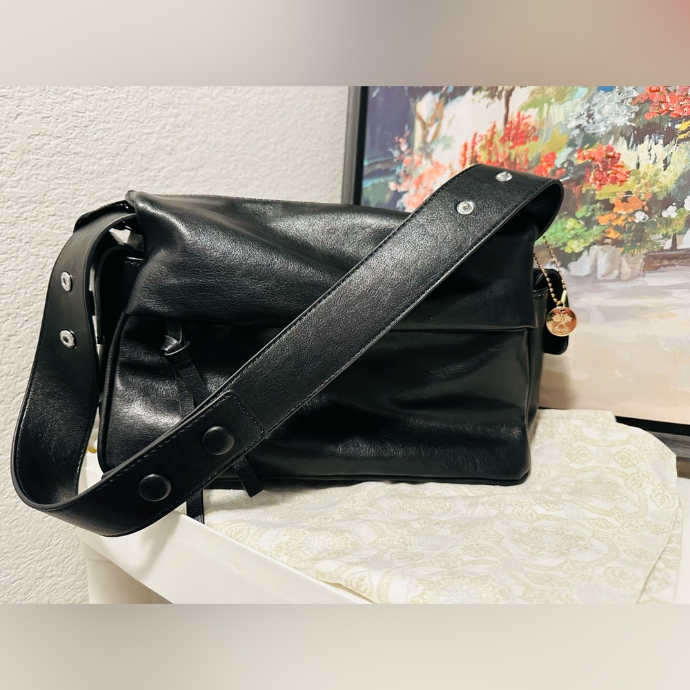 Chic Black Leather Shoulder Bag